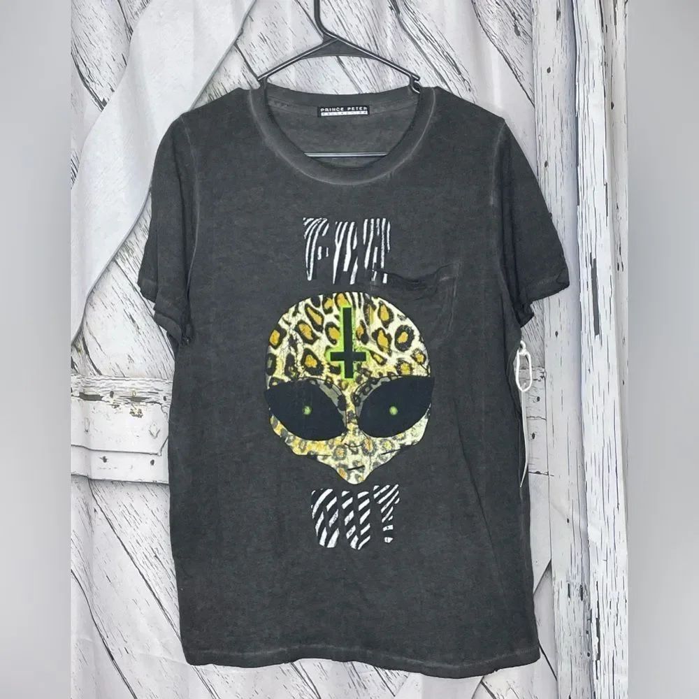 NWT Prince Peter Collection “Far Out” Alien T-Shirt Gray M